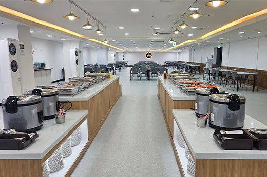 맛나무 한식뷔페 내부